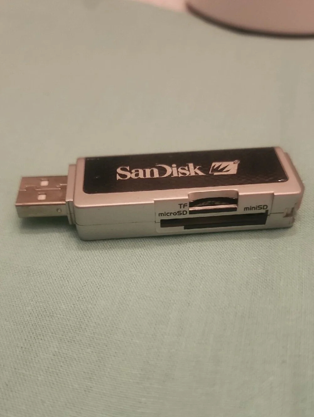 SanDisk Silver and Black Multi-Card USB Reader - TF / microSD / miniSD